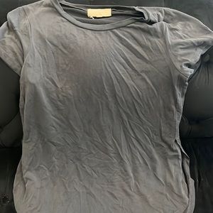 No comment gray shirt.